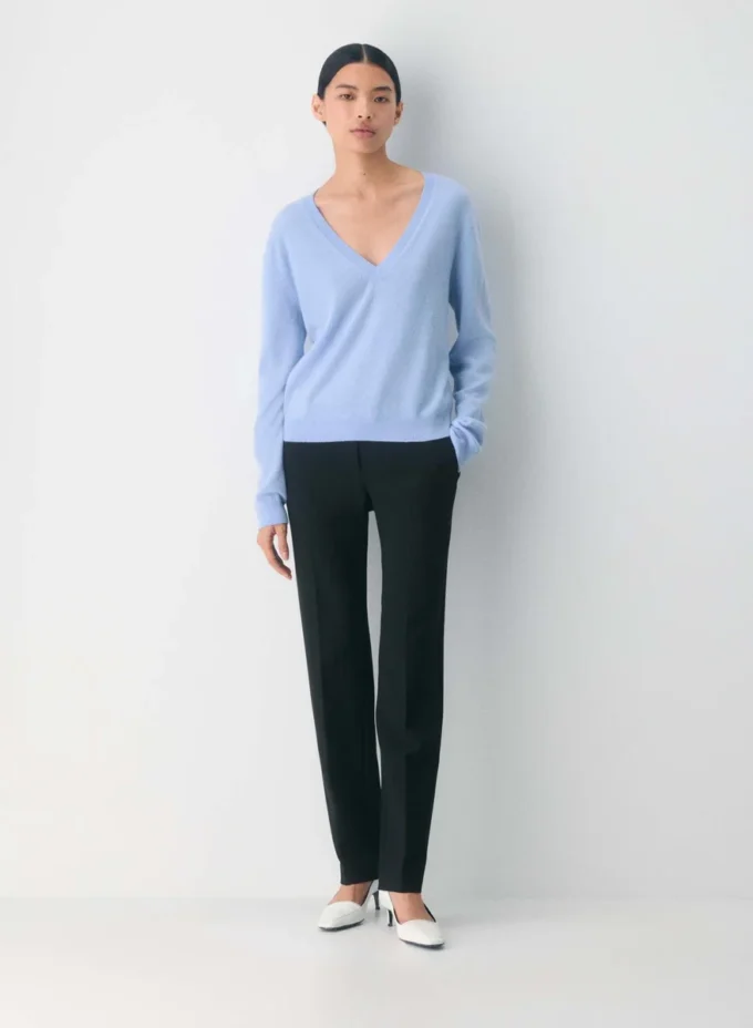 Bare Cashmere Pullover mit V-Ausschnitt Bare Cashmere Pullover mit V-Ausschnitt