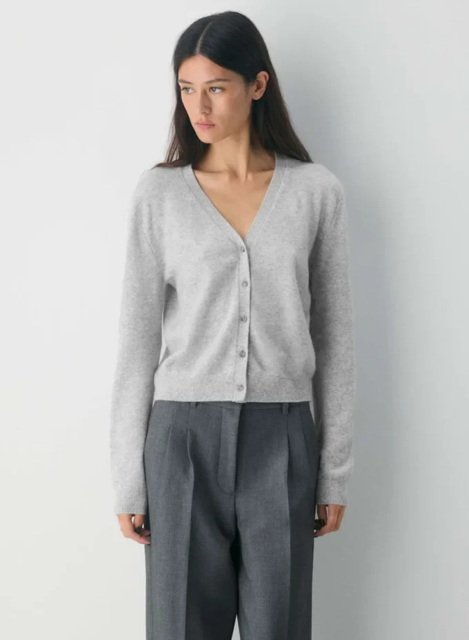 Bare Cashmere V-Ausschnitt-Strickjacke