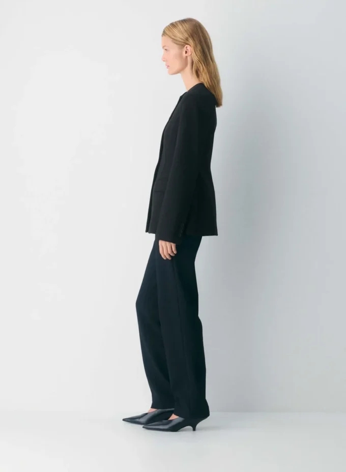 Broker-Hose – (Re)ssential Broker-Hose – (Re)ssential