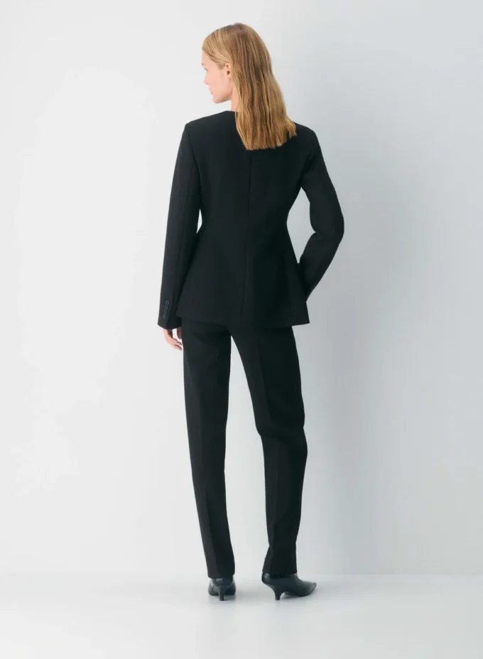 Broker-Hose – (Re)ssential Broker-Hose – (Re)ssential