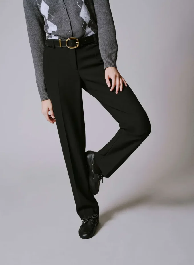 Broker-Hose – (Re)ssential Broker-Hose – (Re)ssential