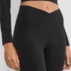 BUTTER Crossover Hi-Rise 26″ Leggings