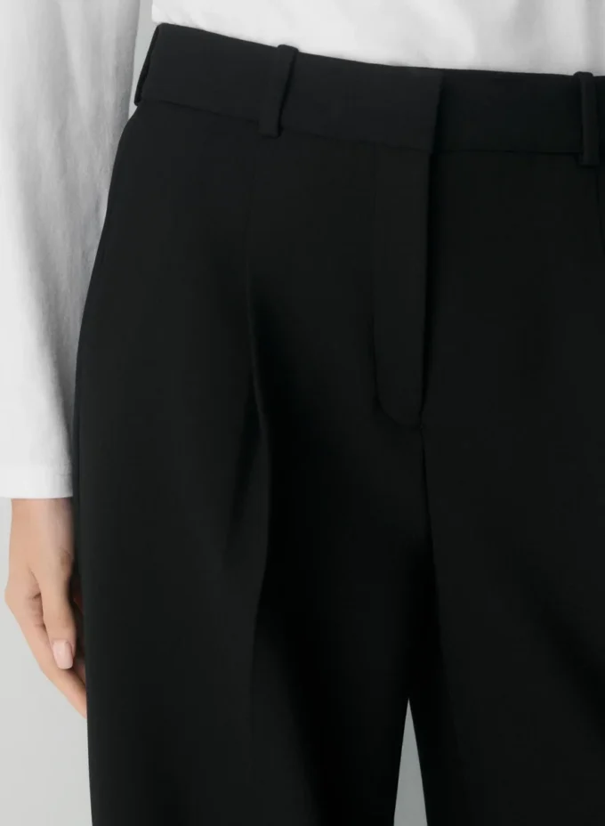 Collins Hose – (Re)ssential Collins Hose – (Re)ssential