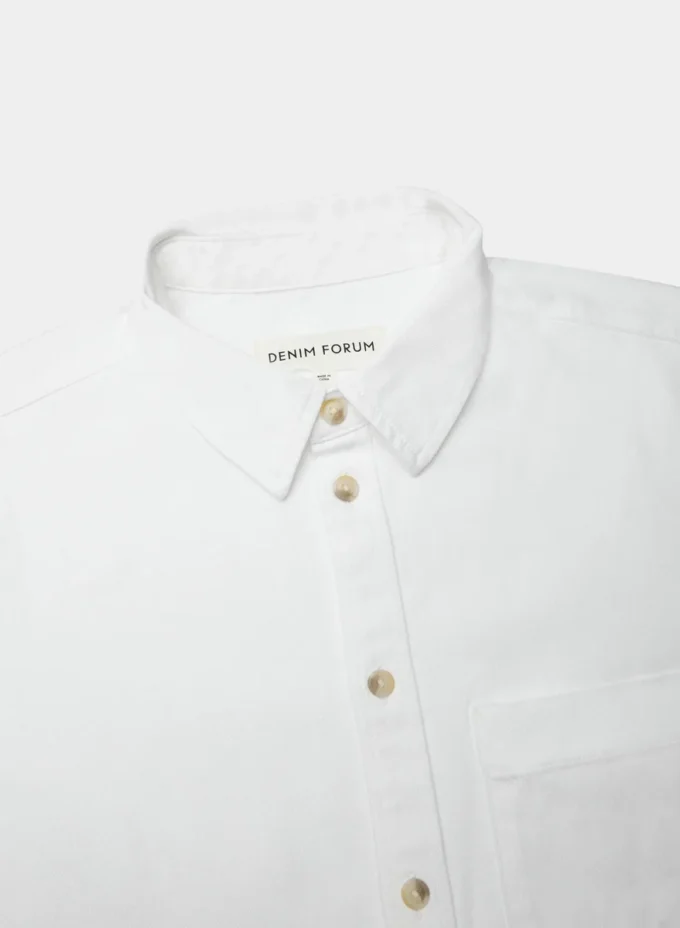 Denim Forum Das Vintage-Jeanshemd mit kurzen Ärmeln im Stil der 90er Jahre Denim Forum Das Vintage-Jeanshemd mit kurzen Ärmeln im Stil der 90er Jahre