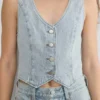 Denim Forum Die Mia-Jeansweste im Stil der 90er Jahre Denim Forum Die Mia-Jeansweste im Stil der 90er Jahre