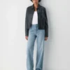 Denim Forum Die Vintage-Jeans mit mittlerer Leibhöhe und weitem Bein aus den 90ern Denim Forum Die Vintage-Jeans mit mittlerer Leibhöhe und weitem Bein aus den 90ern
