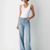Denim Forum Die Vintage-Jeans mit mittlerer Leibhöhe und weitem Bein aus den 90ern Denim Forum Die Vintage-Jeans mit mittlerer Leibhöhe und weitem Bein aus den 90ern