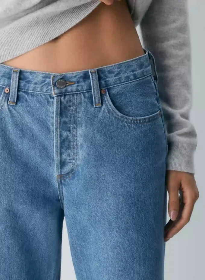 Denim Forum Die Vintage Lo-Rise Cuffed Jeans im Stil der 90er Jahre Denim Forum Die Vintage Lo-Rise Cuffed Jeans im Stil der 90er Jahre