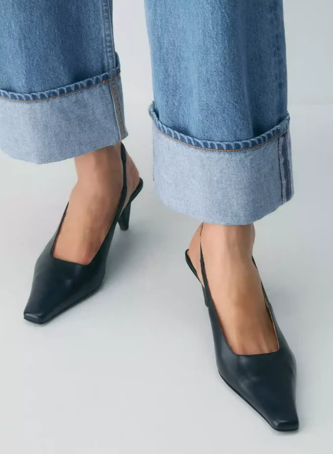 Denim Forum Die Vintage Lo-Rise Cuffed Jeans im Stil der 90er Jahre Denim Forum Die Vintage Lo-Rise Cuffed Jeans im Stil der 90er Jahre