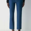 Denim Forum Uma Curve-Fit-Jeans mit hoher Leibhöhe und geradem Bein Denim Forum Uma Curve-Fit-Jeans mit hoher Leibhöhe und geradem Bein