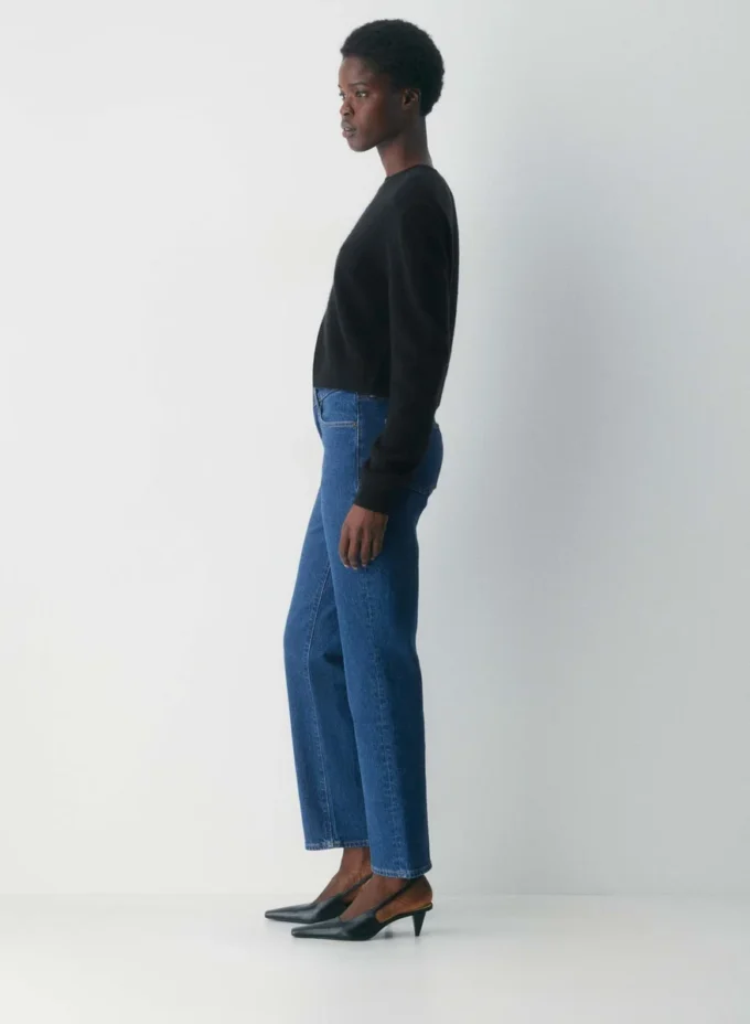 Denim Forum Uma Curve-Fit-Jeans mit hoher Leibhöhe und geradem Bein Denim Forum Uma Curve-Fit-Jeans mit hoher Leibhöhe und geradem Bein