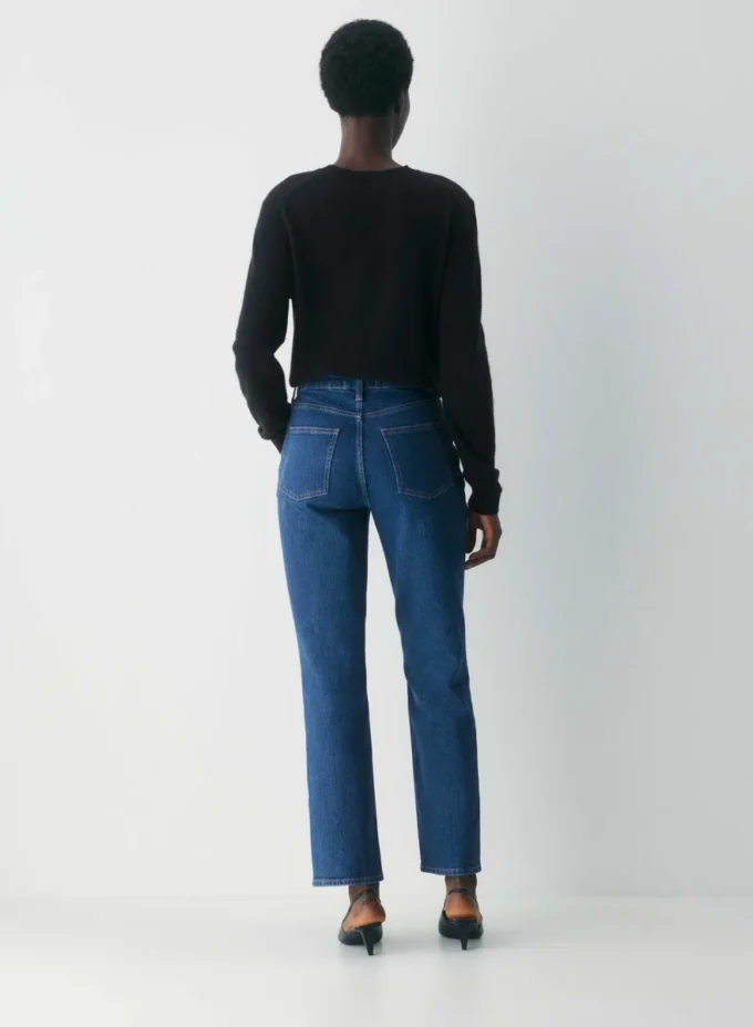 Denim Forum Uma Curve-Fit-Jeans mit hoher Leibhöhe und geradem Bein Denim Forum Uma Curve-Fit-Jeans mit hoher Leibhöhe und geradem Bein