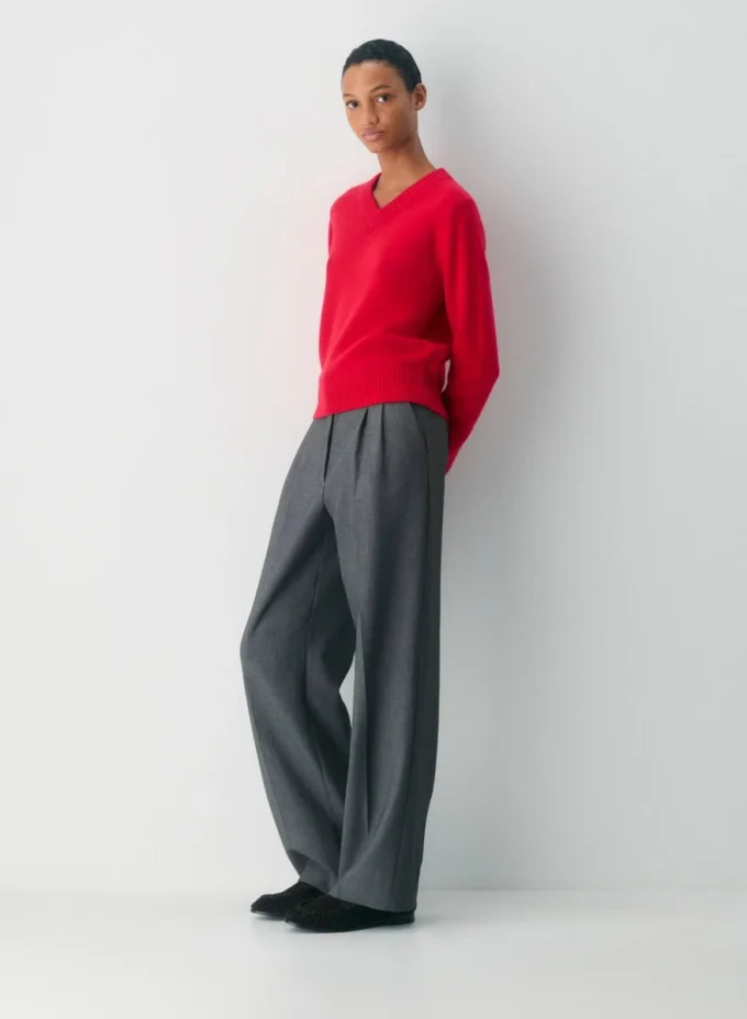 Essential Cashmere Pullover mit V-Ausschnitt