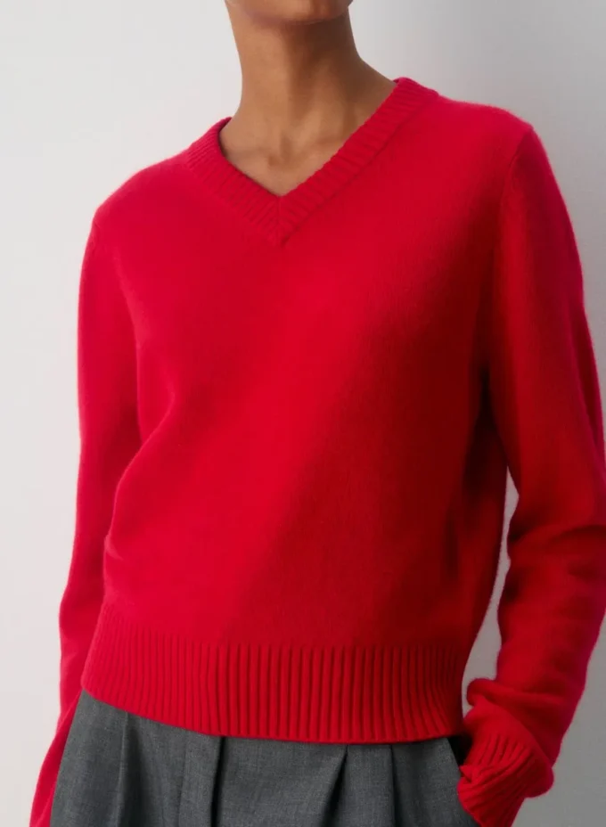 Essential Cashmere Pullover mit V-Ausschnitt