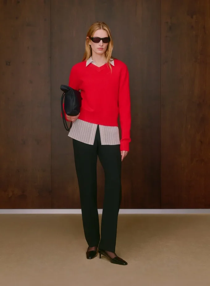 Essential Cashmere Pullover mit V-Ausschnitt