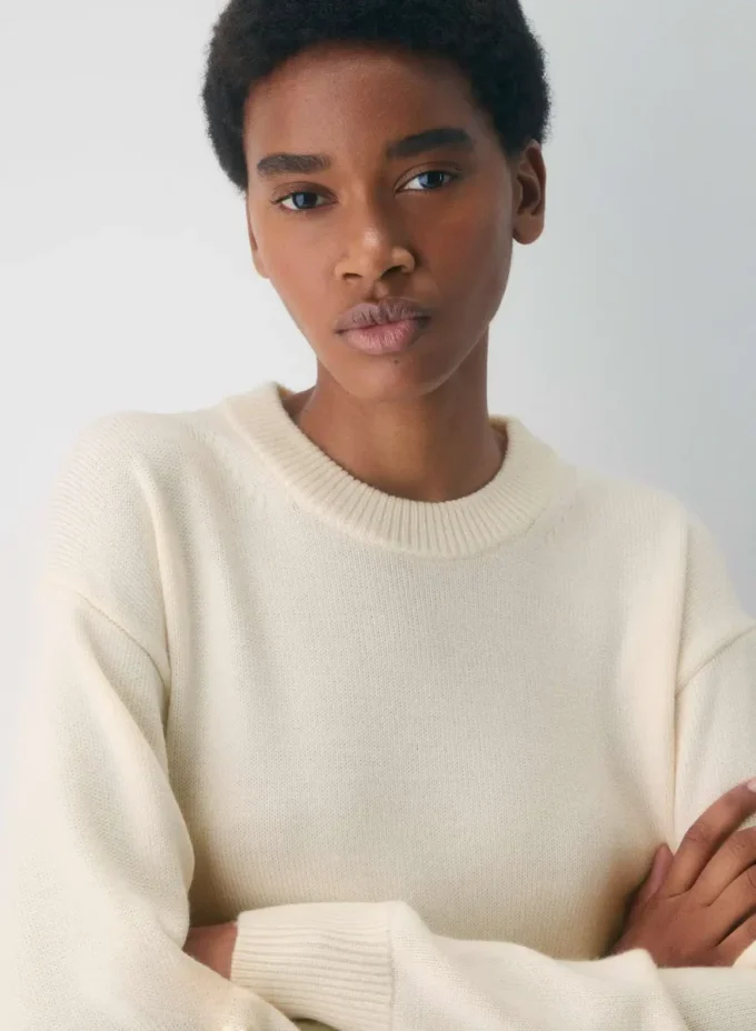 Essential Merinowolle-Pullover mit Rundhalsausschnitt Essential Merinowolle-Pullover mit Rundhalsausschnitt