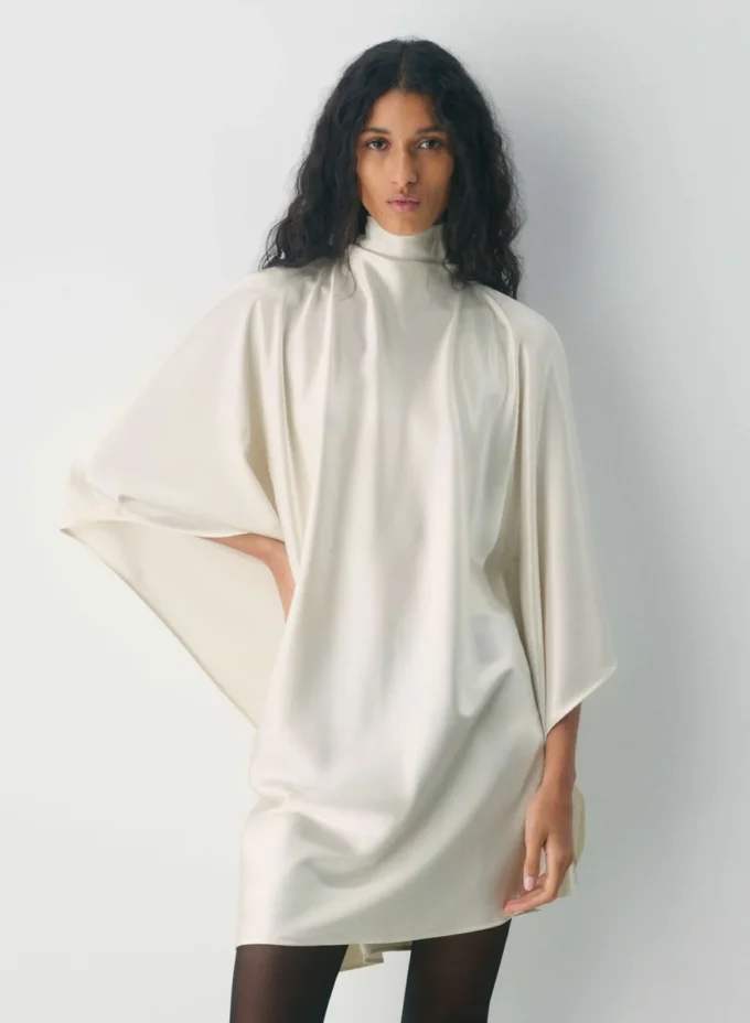 Fan-Satin-Kleid