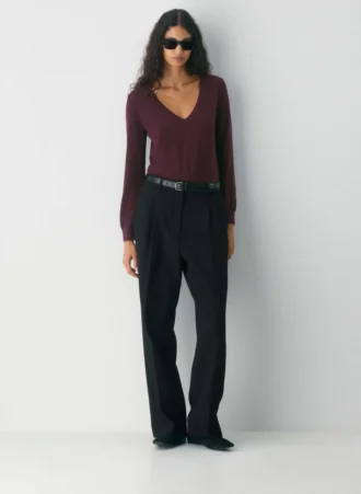 Feine Merinowolle Pullover mit tiefem V-Ausschnitt