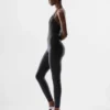 GloTone™ Pose Tank GloTone™ Pose Tank
