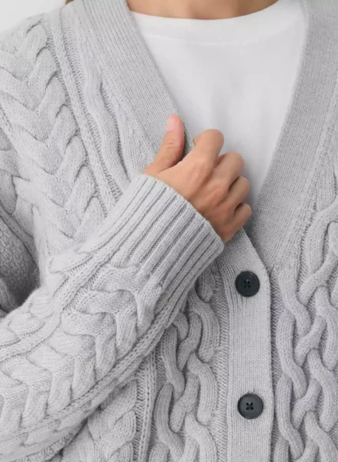 Heritage Knit Merinowolle-Cardigan mit V-Ausschnitt Heritage Knit Merinowolle-Cardigan mit V-Ausschnitt