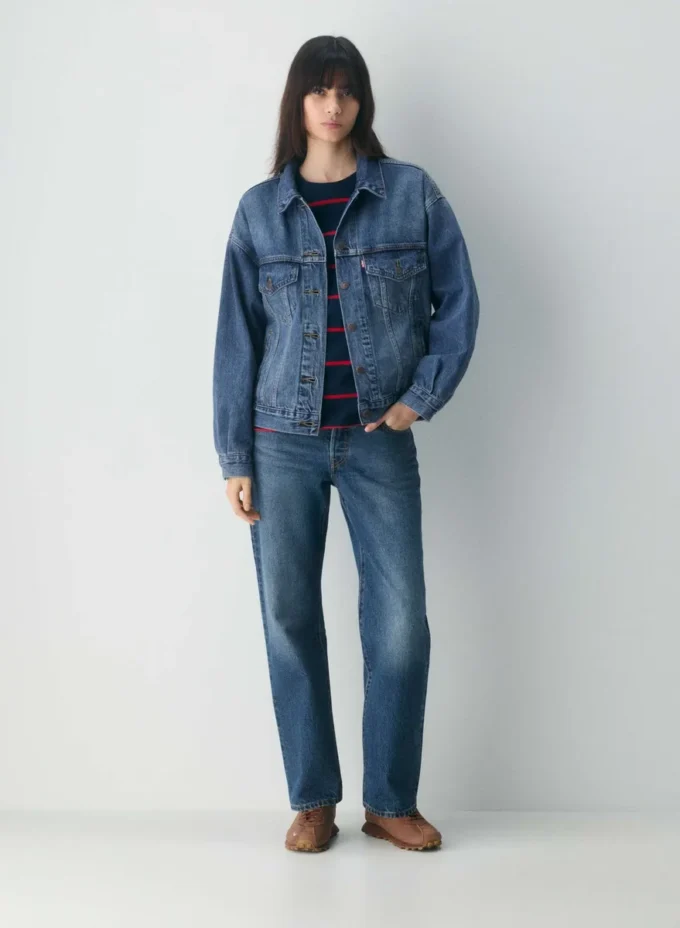 Levi’s Truckerjacke im Stil der 90er Jahre Levi’s Truckerjacke im Stil der 90er Jahre