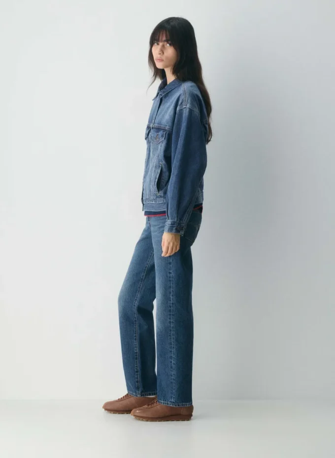Levi’s Truckerjacke im Stil der 90er Jahre Levi’s Truckerjacke im Stil der 90er Jahre