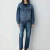 Levi’s Truckerjacke im Stil der 90er Jahre Levi’s Truckerjacke im Stil der 90er Jahre