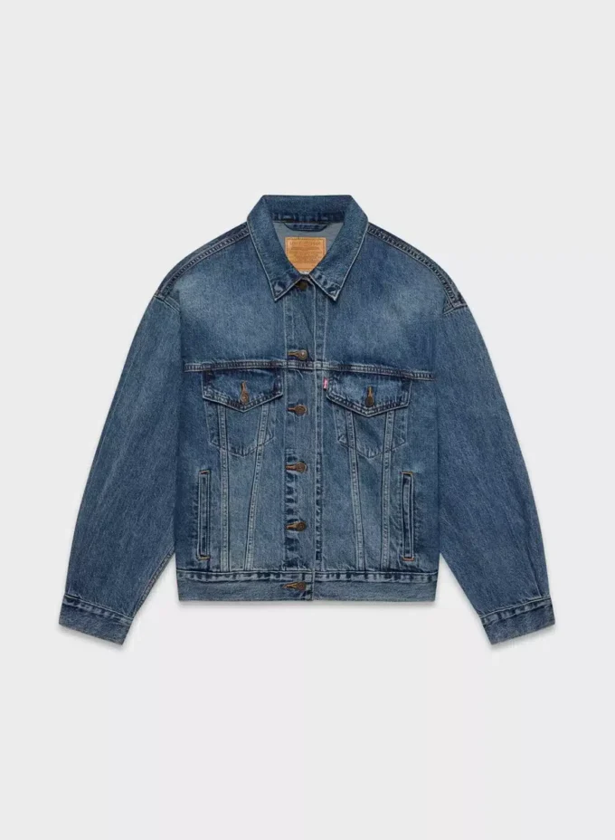 Levi’s Truckerjacke im Stil der 90er Jahre Levi’s Truckerjacke im Stil der 90er Jahre