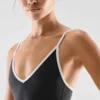 LIFE Essential Bodysuit mit V-Ausschnitt LIFE Essential Bodysuit mit V-Ausschnitt