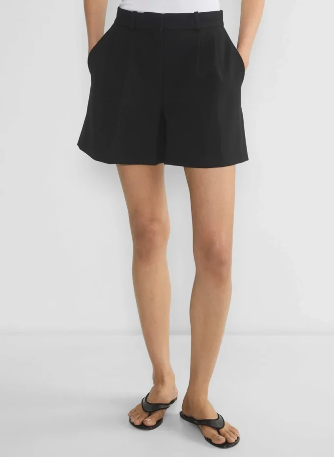 Plissierte Shorts in mittlerer Länge Plissierte Shorts in mittlerer Länge