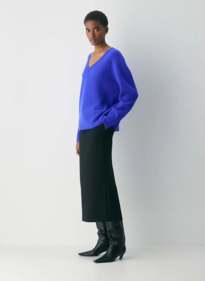 Plüschkaschmir-Pullover mit übergroßem V-Ausschnitt Plüschkaschmir-Pullover mit übergroßem V-Ausschnitt