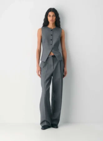 Regal Vest – (Re)ssential