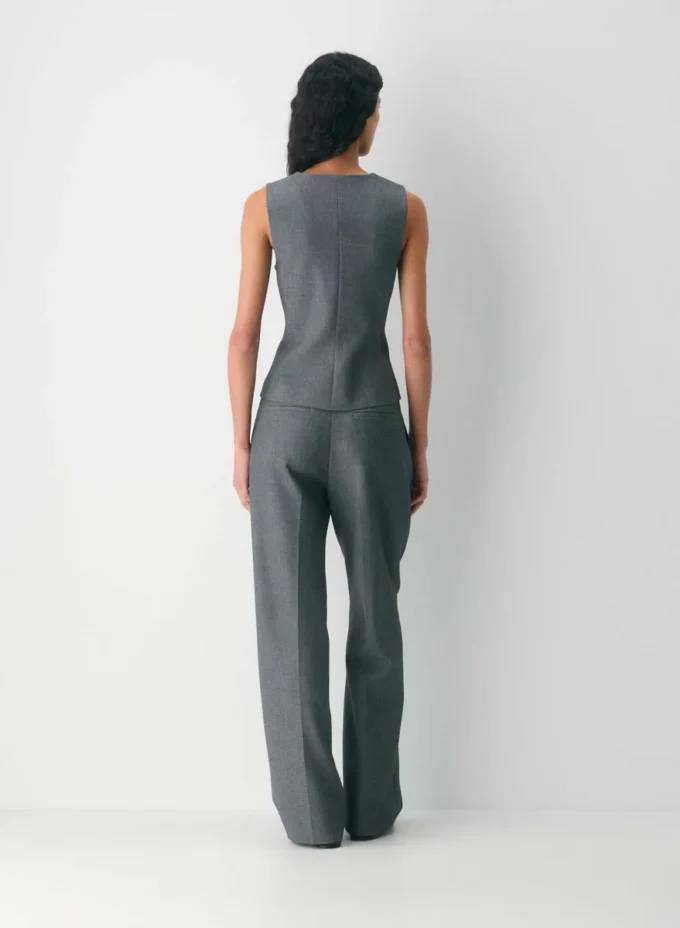 Regal Vest – (Re)ssential