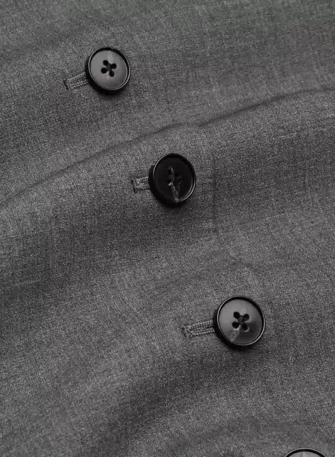 Regal Vest – (Re)ssential