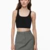 Sculpt Knit Tanktop mit quadratischem Ausschnitt Sculpt Knit Tanktop mit quadratischem Ausschnitt