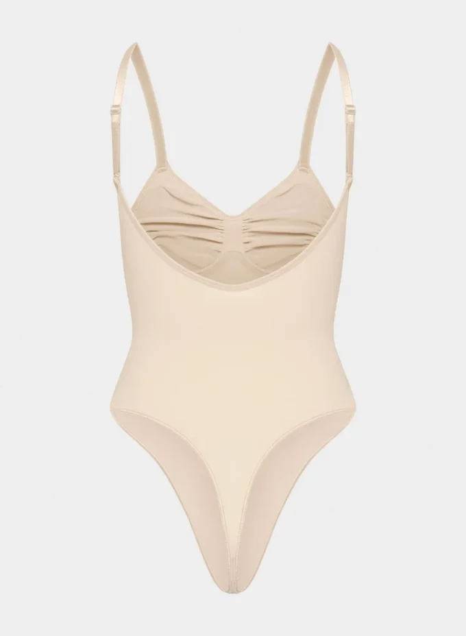 ShapeEnhance™ Body mit tiefem Rückenausschnitt und String-Schnitt