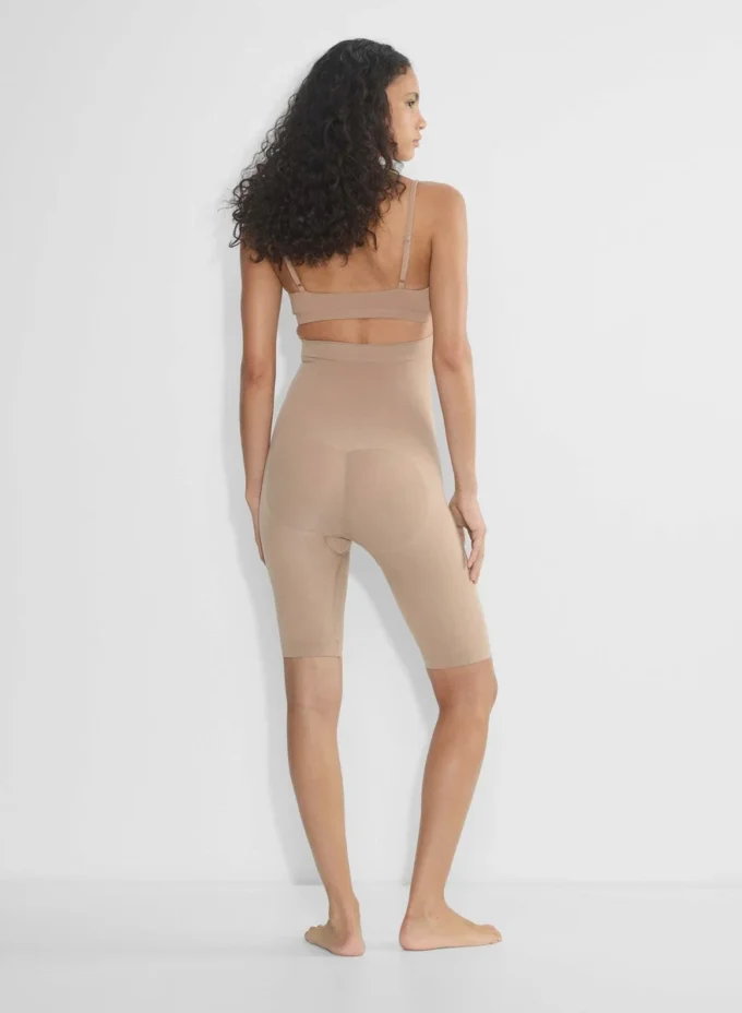 ShapeEnhance™ Nahtlose Super-High-Rise-Shorts