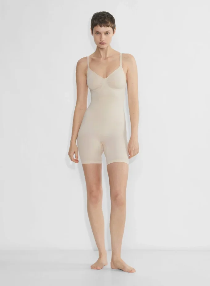 ShapeEnhance™ Nahtloser Body mit mittlerer Beinlänge