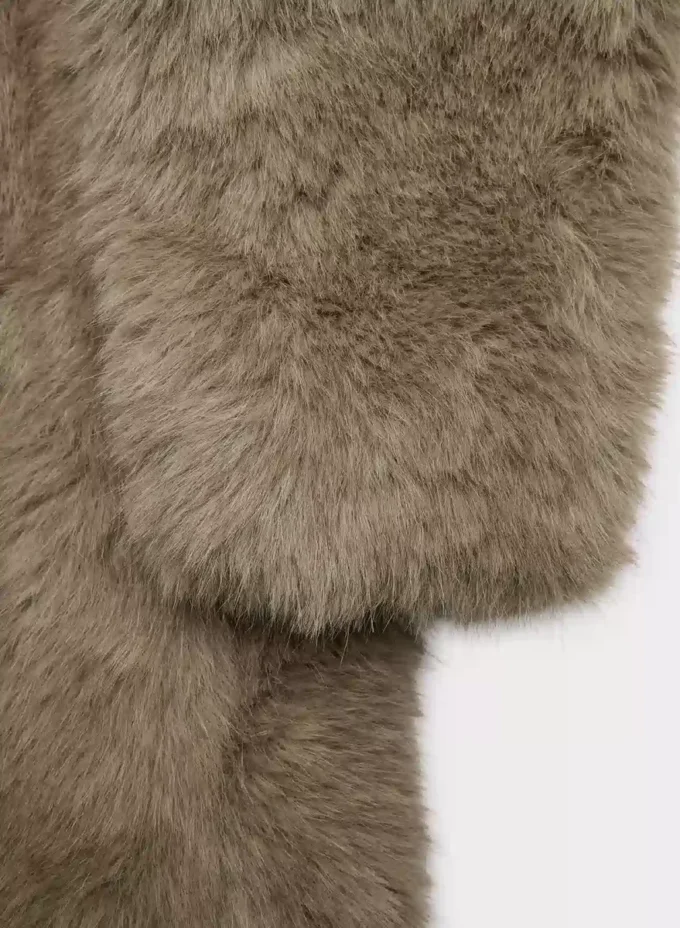 St. Moritz Mantel – Arctic Kunstfell