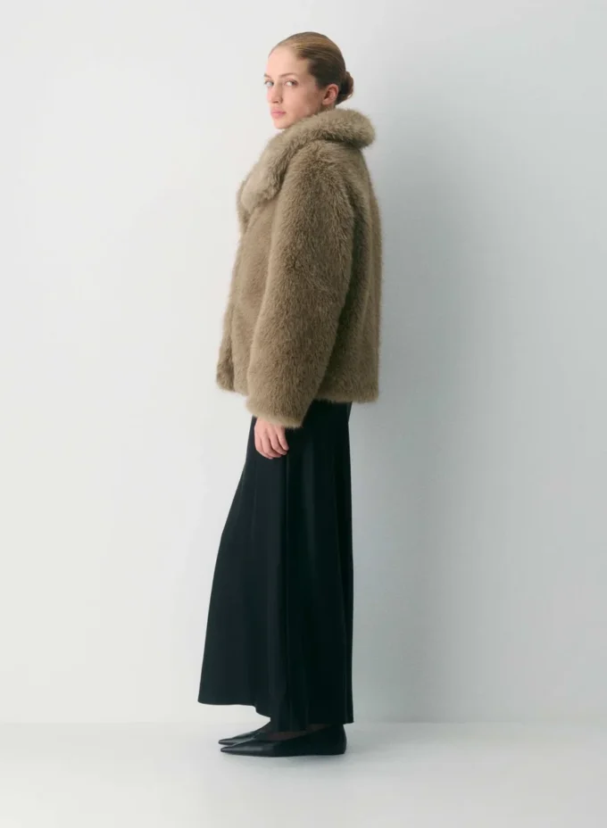 St. Moritz Mantel – Arctic Kunstfell