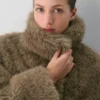 St. Moritz Mantel – Arctic Kunstfell