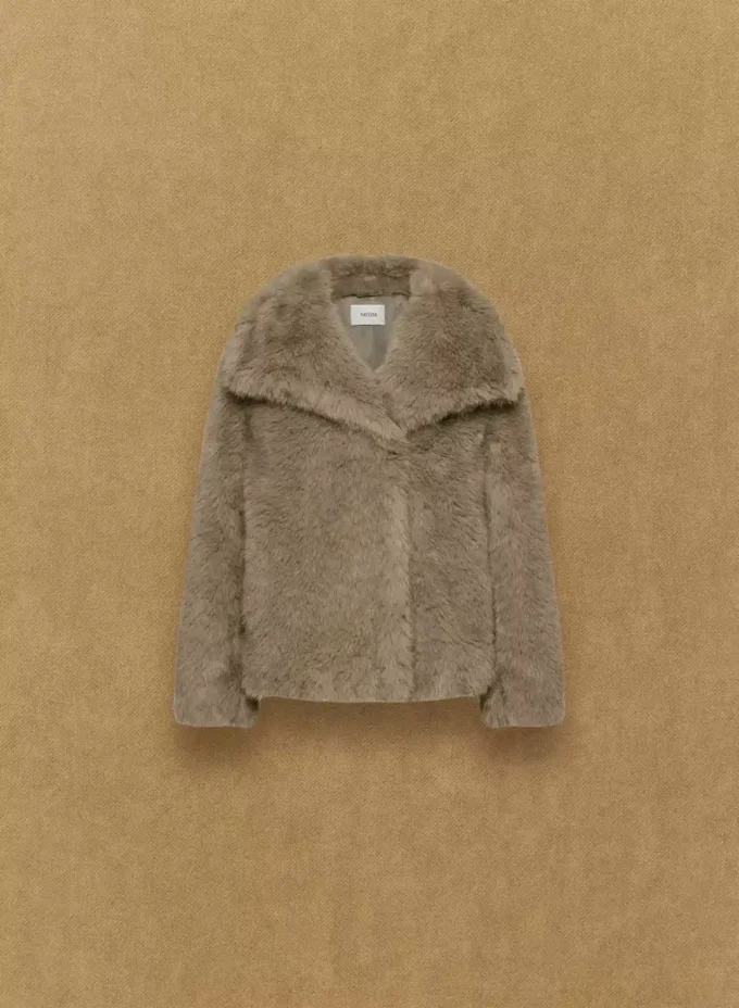 St. Moritz Mantel – Arctic Kunstfell