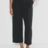 The Effortless Pant™ Curve-fit Cropped – Crepette™ The Effortless Pant™ Curve-fit Cropped – Crepette™