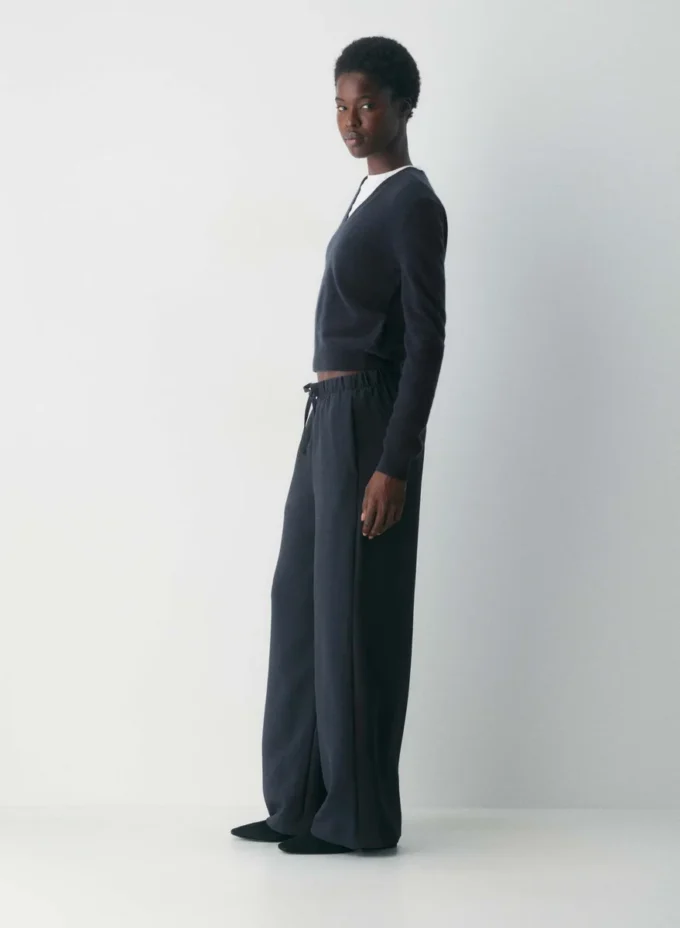 The Lodge Pant™ Curve-Fit – Crepette™ The Lodge Pant™ Curve-Fit – Crepette™