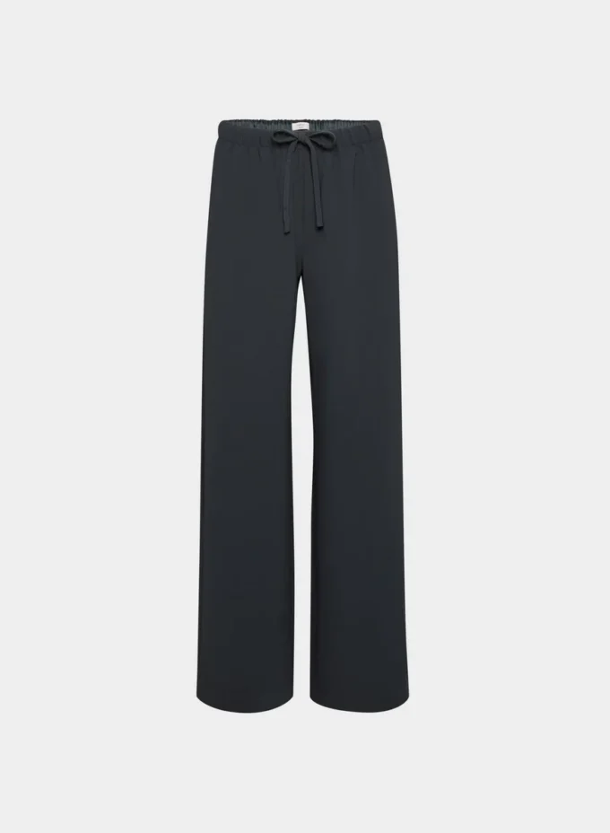 The Lodge Pant™ Curve-Fit – Crepette™ The Lodge Pant™ Curve-Fit – Crepette™