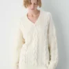 Traditioneller Strickpullover mit V-Ausschnitt aus Merinowolle