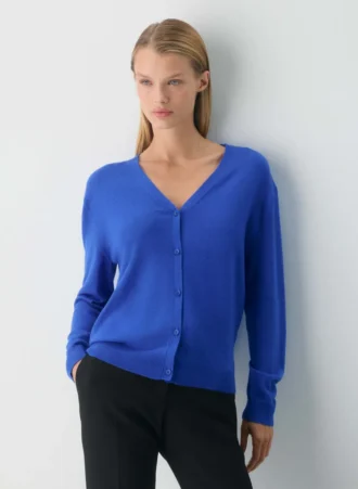 V-Ausschnitt-Strickjacke aus Bare Merino Wool V-Ausschnitt-Strickjacke aus Bare Merino Wool