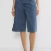 Werbung Denim-Shorts unterhalb des Knies Werbung Denim-Shorts unterhalb des Knies