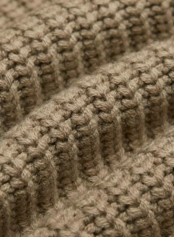 Wollpullover mit Rundhalsausschnitt Wollpullover mit Rundhalsausschnitt